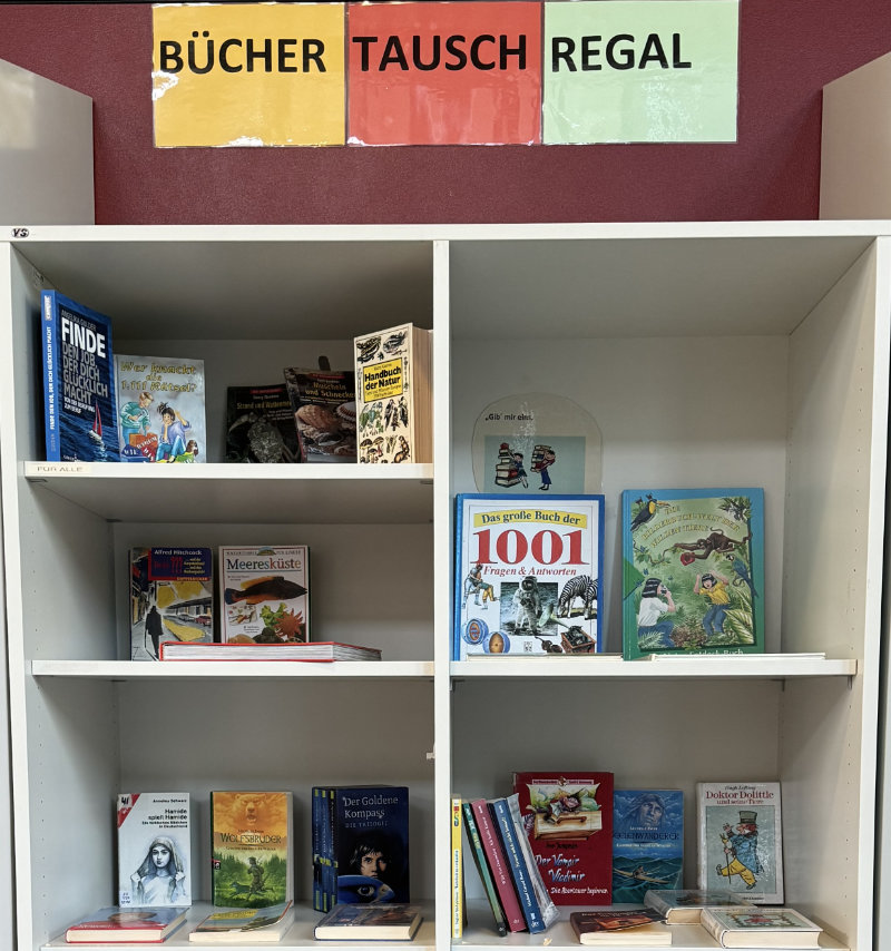 Buechertauschregal