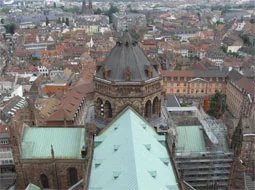 Blick über die Dächer von Straßburg auf das Münster.