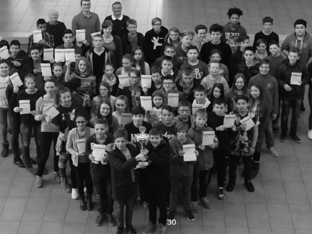 Schülerschaft mit Sportabzeichnungen ausgezeichnet